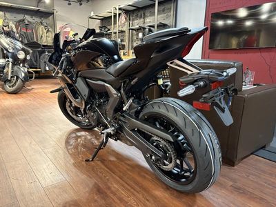 2025 Yamaha YZF-R7 - Photo 5