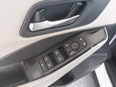 2025 Nissan Rogue - Photo 12