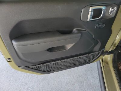 2026 Jeep Wrangler — photo 15 view