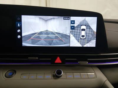 2024 Hyundai Elantra — photo 16 view