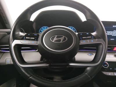 2024 Hyundai Elantra — photo 12 view