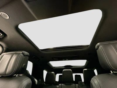 2023 Land Rover Discovery — photo 23 view