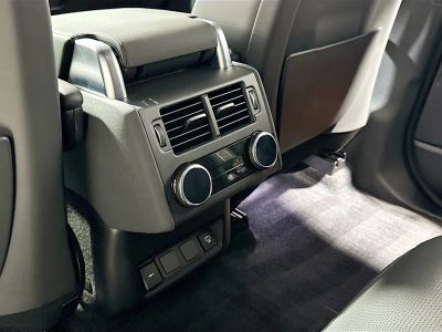 2023 Land Rover Discovery — photo 28 view