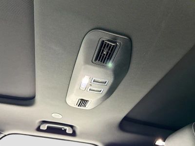 2023 Land Rover Discovery — photo 27 view