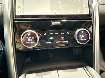 2023 Land Rover Discovery — photo 16 view