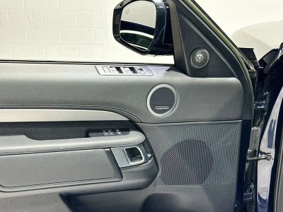 2023 Land Rover Discovery — photo 18 view