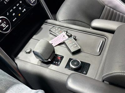 2023 Land Rover Discovery — photo 17 view