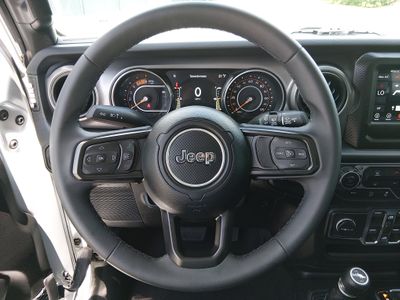 2023 Jeep Wrangler - Photo 12