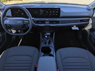 2025 Kia K4 — photo 17 view