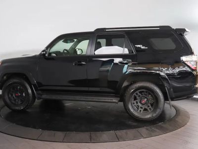 2023 Toyota 4Runner - Photo 2