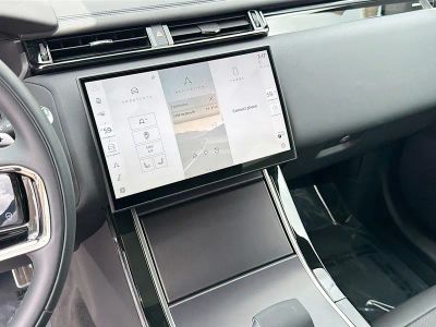 2026 Land Rover Range Rover Velar — photo 28 view