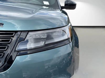 2026 Land Rover Range Rover Velar — photo 9 view