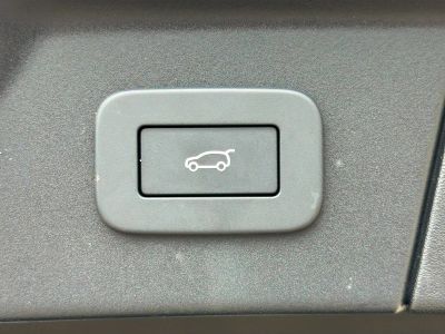2026 Land Rover Range Rover Velar — photo 13 view
