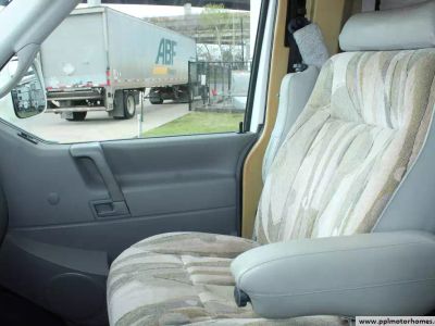 2002 Winnebago 22FD - Photo 31