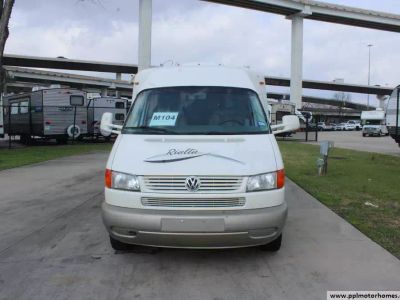 2002 Winnebago 22FD - Photo 3