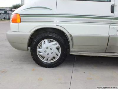 2002 Winnebago 22FD - Photo 41