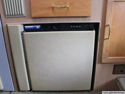 2002 Winnebago 22FD - Photo 21