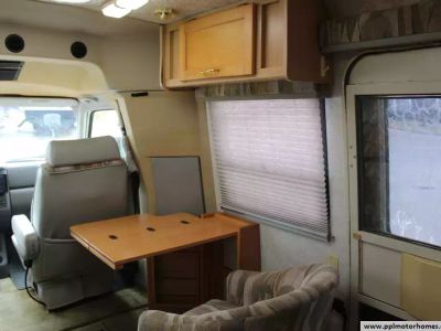 2002 Winnebago 22FD - Photo 24