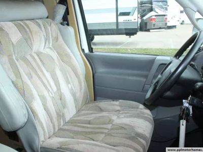 2002 Winnebago 22FD - Photo 32