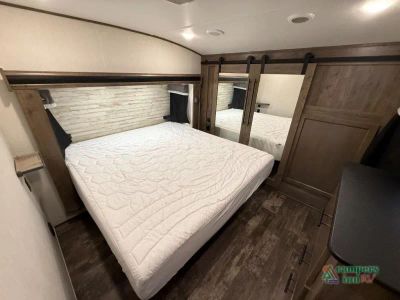 2022 Forest River RV Sabre — photo 49 view
