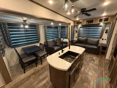 2022 Forest River RV Sabre — photo 10 view