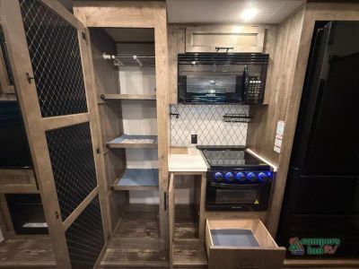 2022 Forest River RV Sabre — photo 14 view