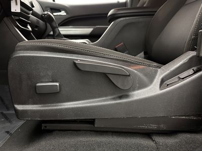 2021 Chevrolet Colorado - Photo 12