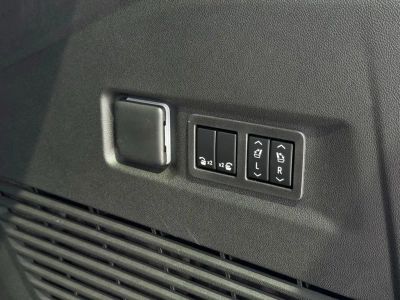 2026 Chevrolet Suburban - Photo 17