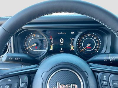 2026 Jeep Gladiator — photo 12 view