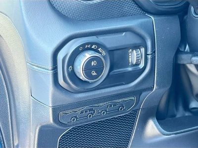 2026 Jeep Gladiator — photo 10 view