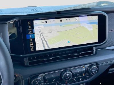 2026 Jeep Gladiator — photo 13 view
