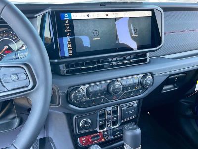 2026 Jeep Gladiator — photo 15 view