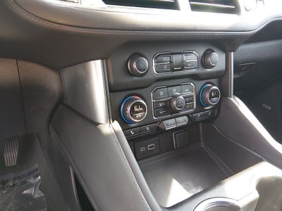 2024 Chevrolet Suburban — photo 13 view