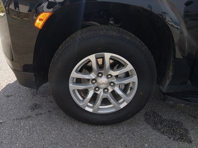 2024 Chevrolet Suburban — photo 10 view