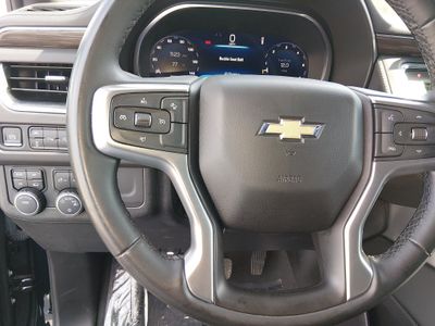 2024 Chevrolet Suburban — photo 12 view