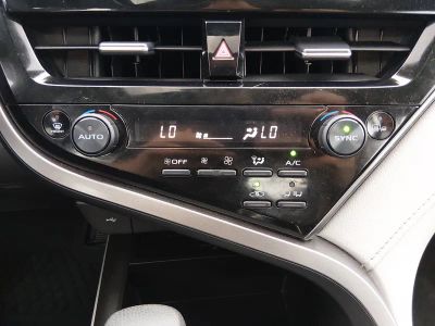 2021 Toyota Camry - Photo 18