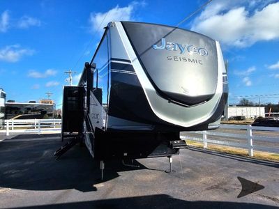 2026 Jayco Seismic - Photo 2