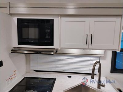 2026 Thor Motor Coach Chateau - Photo 19