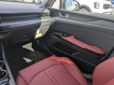 2026 Kia K5 - Photo 14