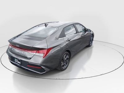 2024 Hyundai Elantra — photo 7 view