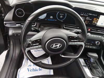 2024 Hyundai Elantra — photo 12 view