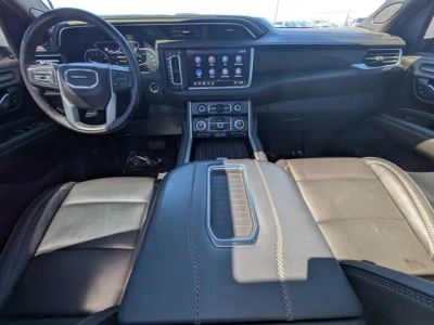2021 GMC Yukon — photo 13 view