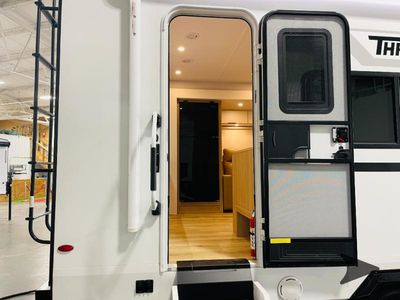 2026 Winnebago Thrive - Photo 18