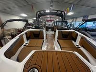 2026 Yamaha 222 SE - Photo 5