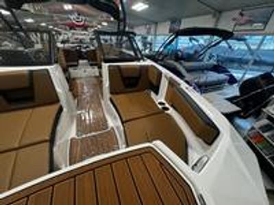 2026 Yamaha 222 SE - Photo 7