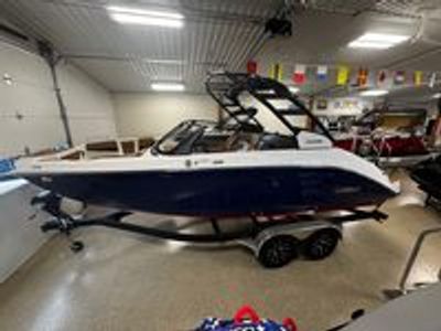 2026 Yamaha 222 SE - Photo 2