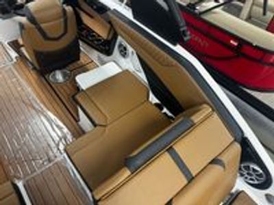 2026 Yamaha 222 SE - Photo 11