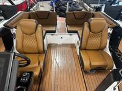 2026 Yamaha 222 SE - Photo 9