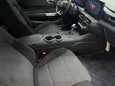 2025 Ford Mustang - Photo 23