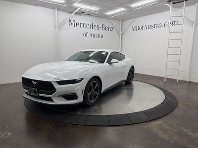 2025 Ford Mustang - Photo 3